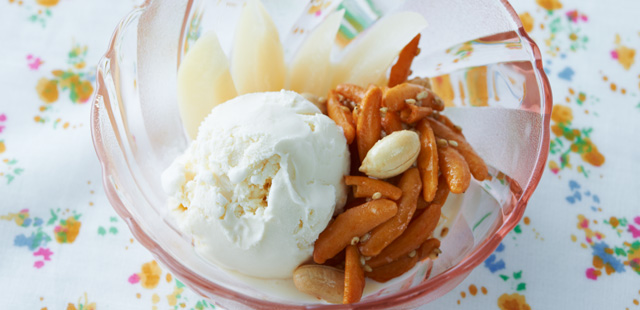 柿の種と桃のアイスクリーム